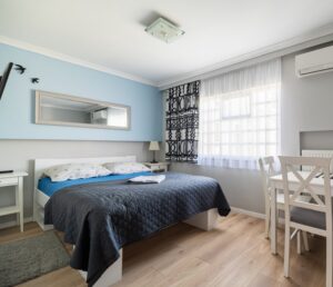 Nocleg nad morzem, pokój w pensjonacie