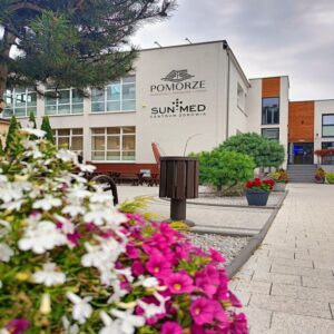 Widok na ośrodek Pomorze w Ustce, sanatorium i stołówka.