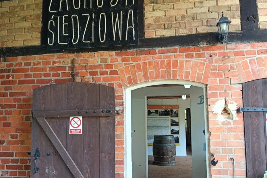 Zagroda śledziowa - muzeum śledzia w okolicach Ustki